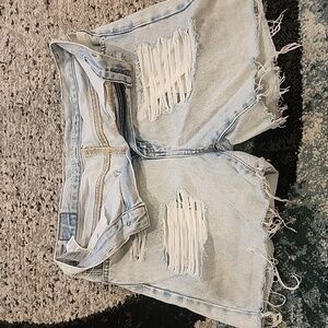 AE mom short